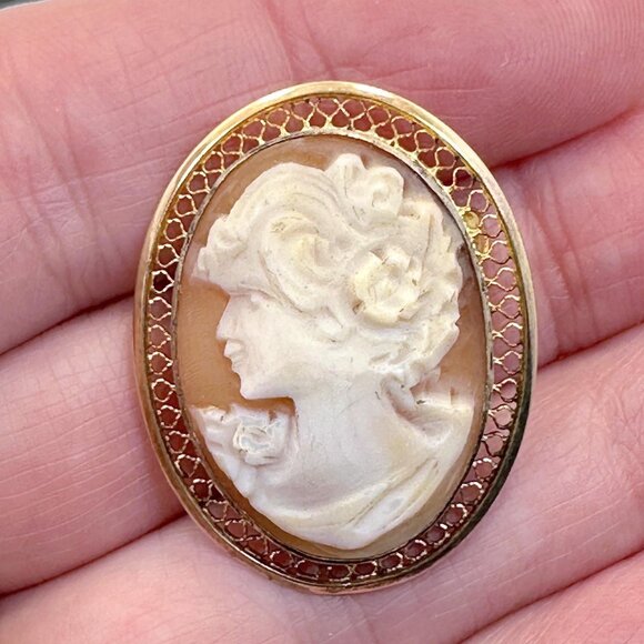 Cameo Brooch, Pendant, Shell, Left Facing, Carved, Beau,Sterling Silver, Gold Ve - Picture 4 of 4